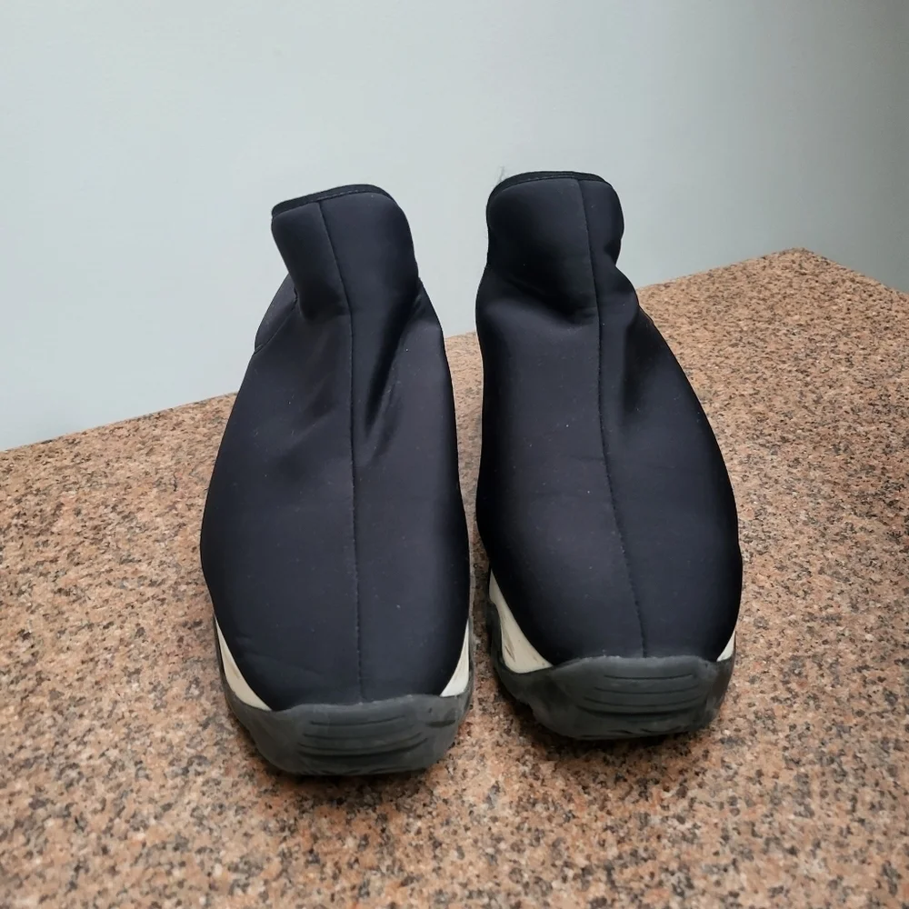 iRi WES I Black Red Low Top Sneaker - Picture 5 of 8